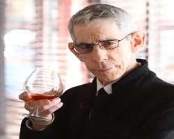 Richard Belzer consuming alcohol